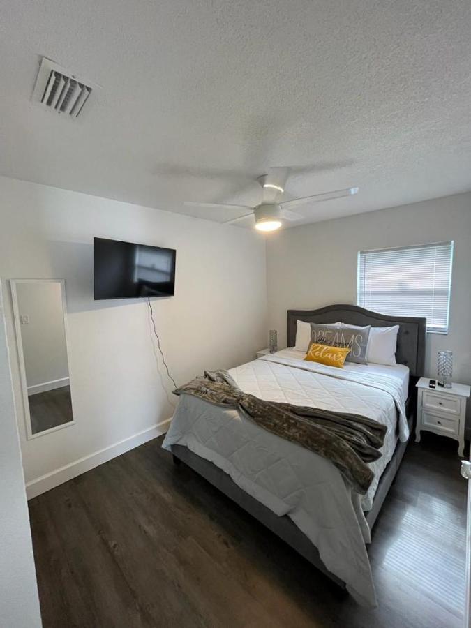 Incredible Comfortable Apartments Near The Airport And Beaches Tampa Bagian luar foto