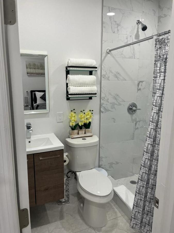 Incredible Comfortable Apartments Near The Airport And Beaches Tampa Bagian luar foto